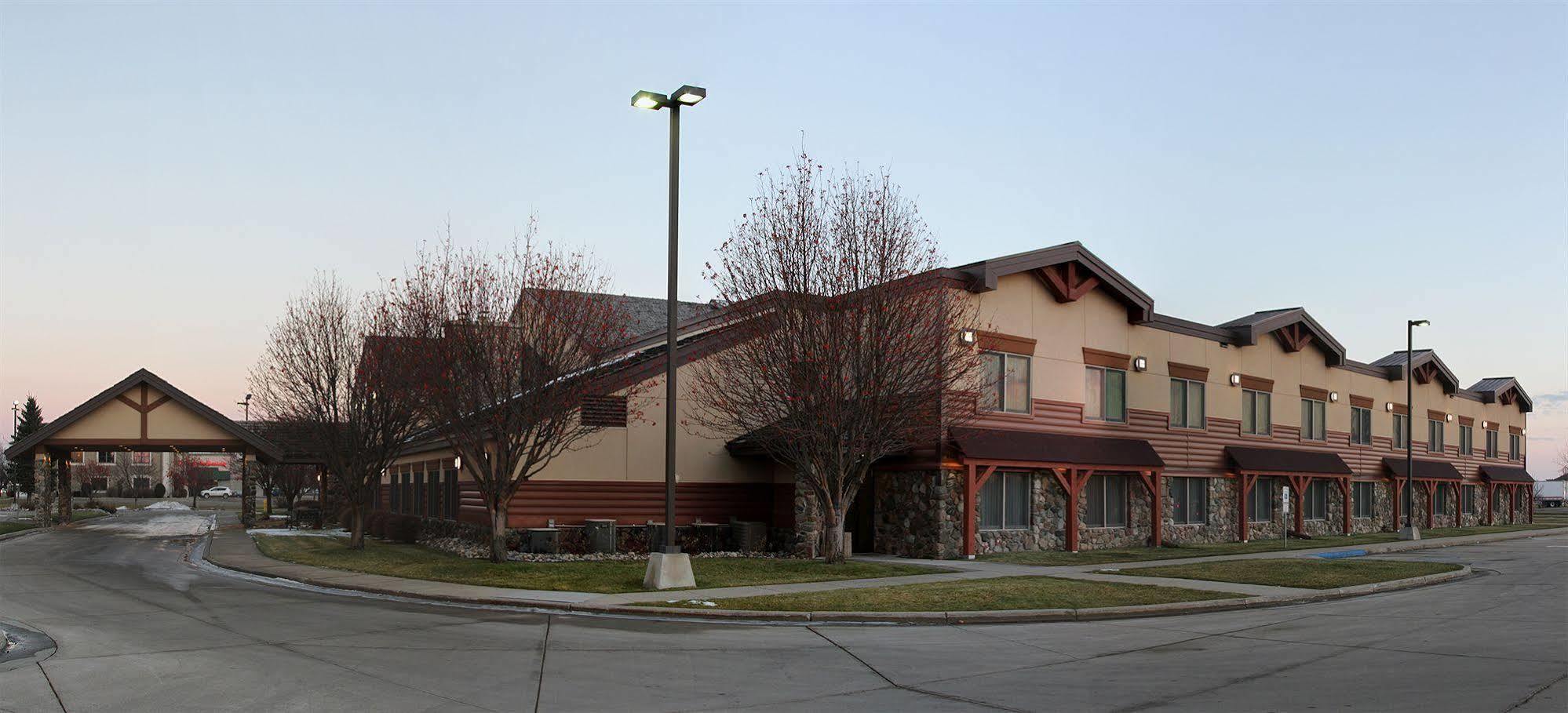 C'Mon Inn Grand Forks Exterior photo